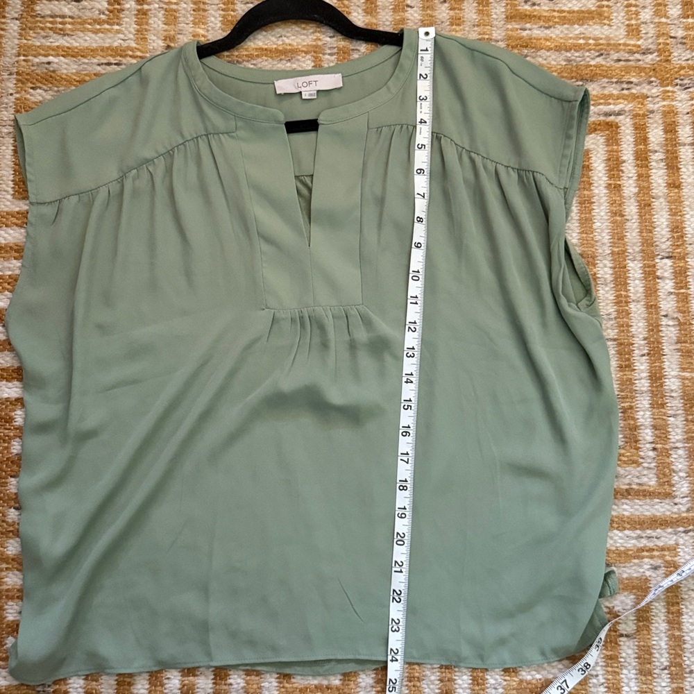 LOFT Pale Green Blouse - Picture 6 of 6
